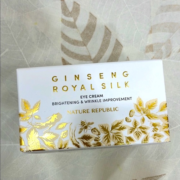 Korean Ginseng Royalty White and Gold Eye Cream Skincare - Picture 1 of 6